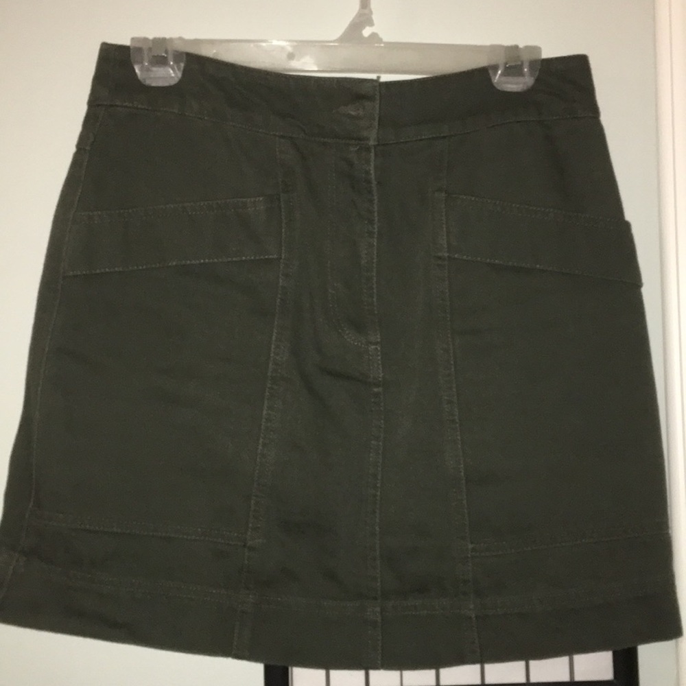 Green H&M skirt